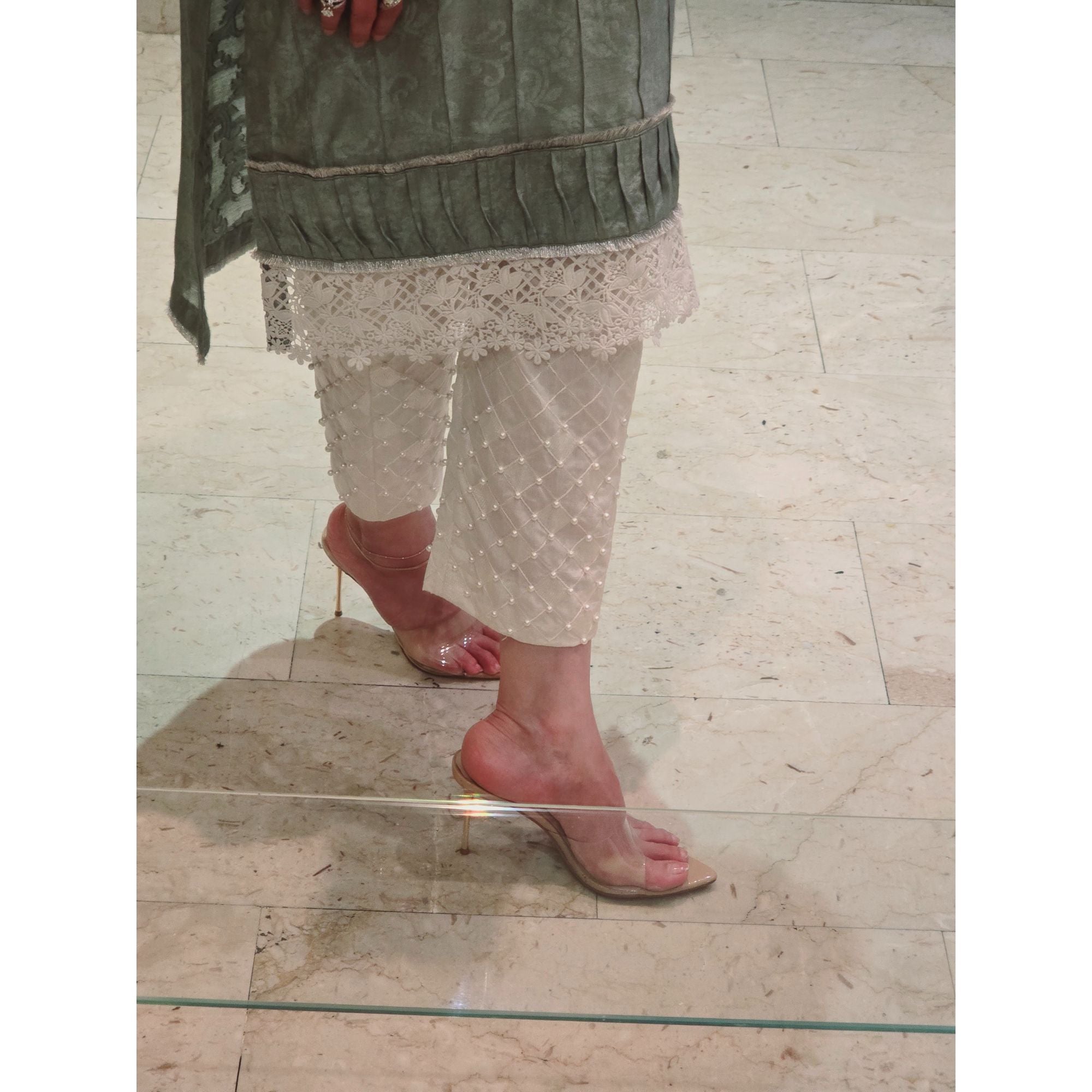 SM-Embroidered pants with pearls