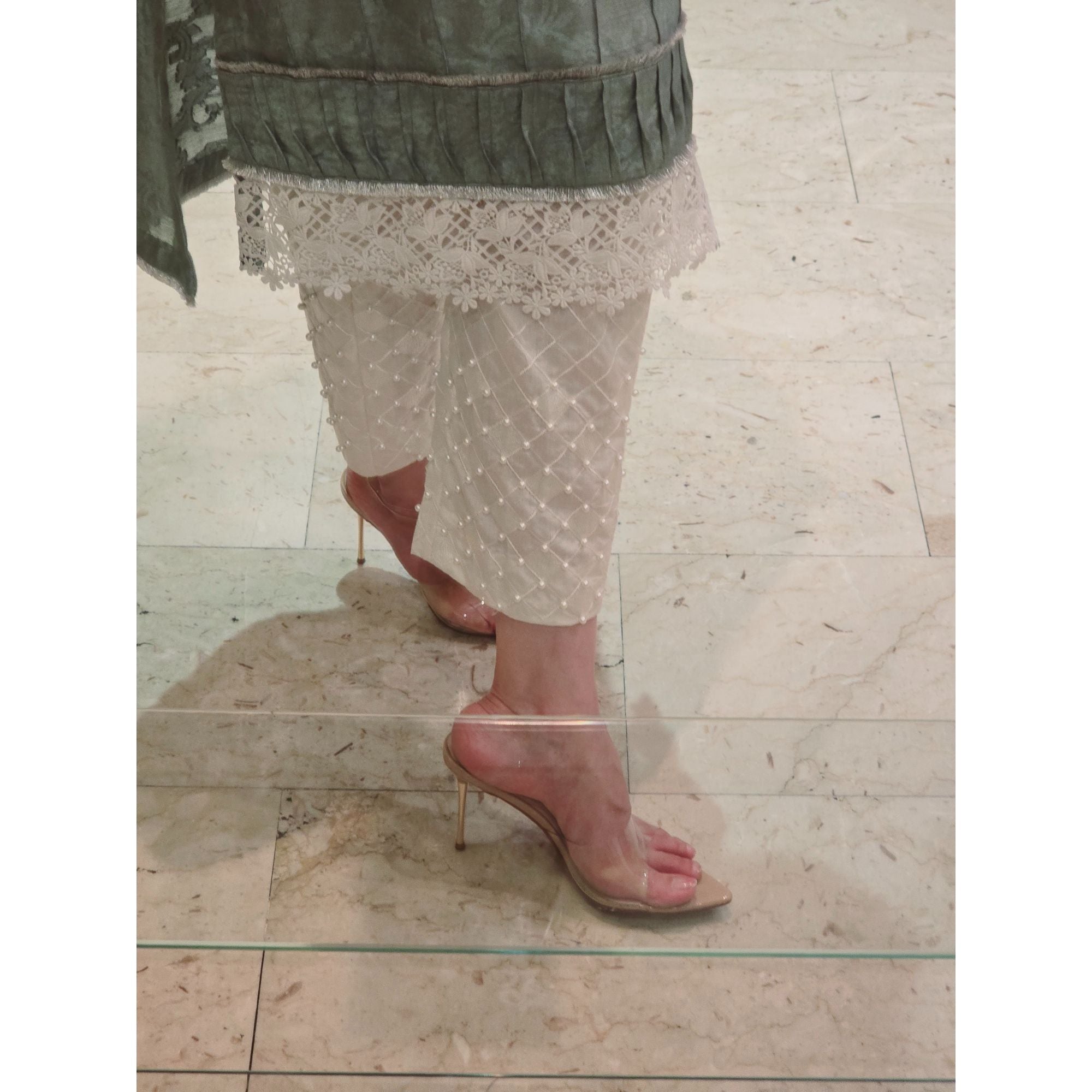 SM-Embroidered pants with pearls