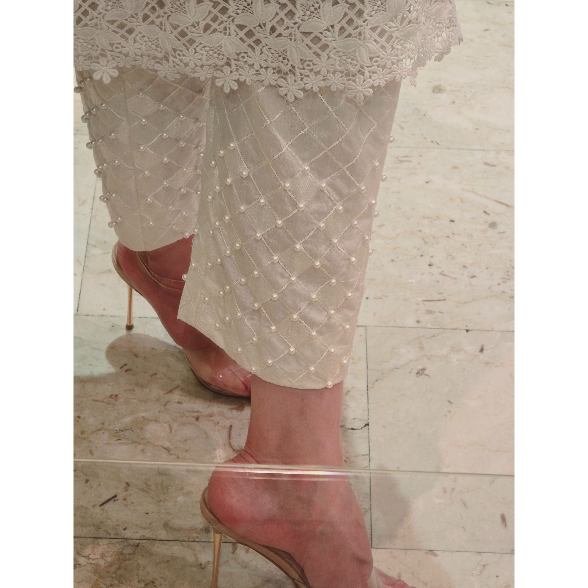 SM-Embroidered pants with pearls