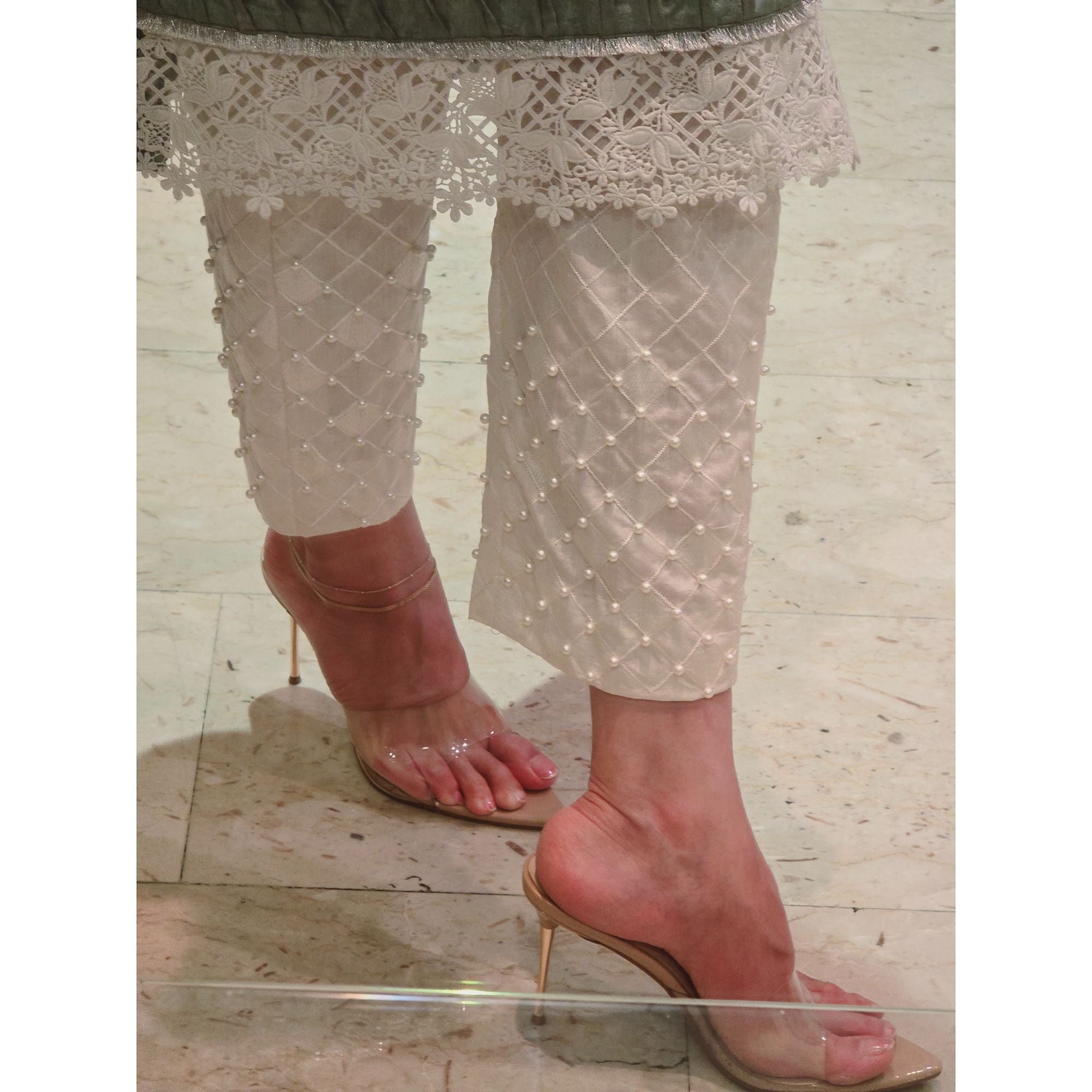 SM-Embroidered pants with pearls